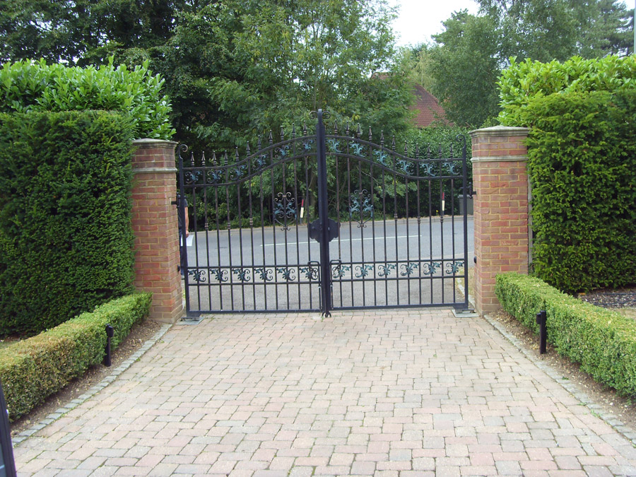 Runnymede Belle steel gates