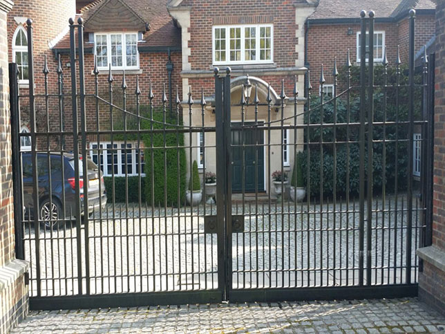 Totteridge Double Slider Steel Swing Gates